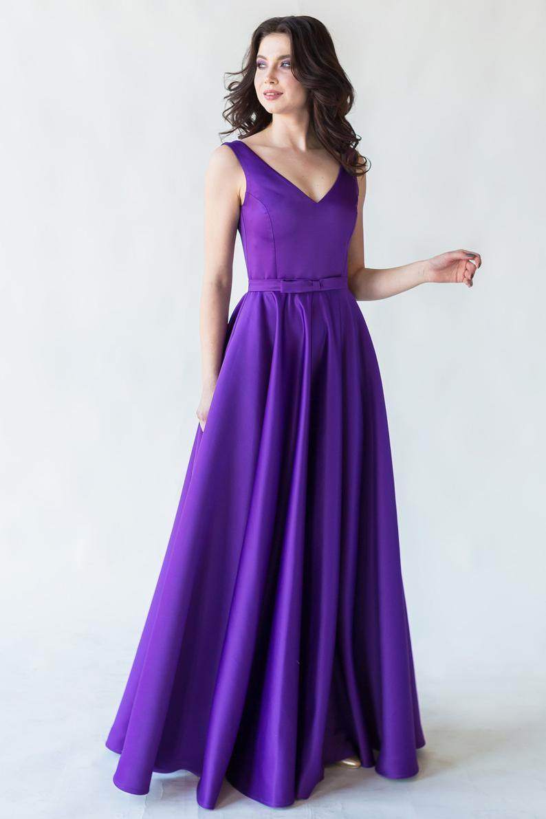 Satin Evening Dress With Corset Lace-up and Full Skirt - Maven Flair